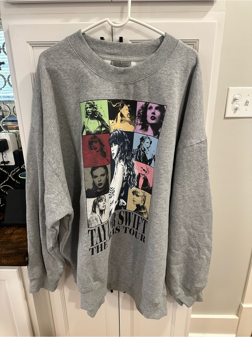 Taylor Swift-Unisex Gray Graphic Tour Sweatshirt -NWOT- direct from merch site